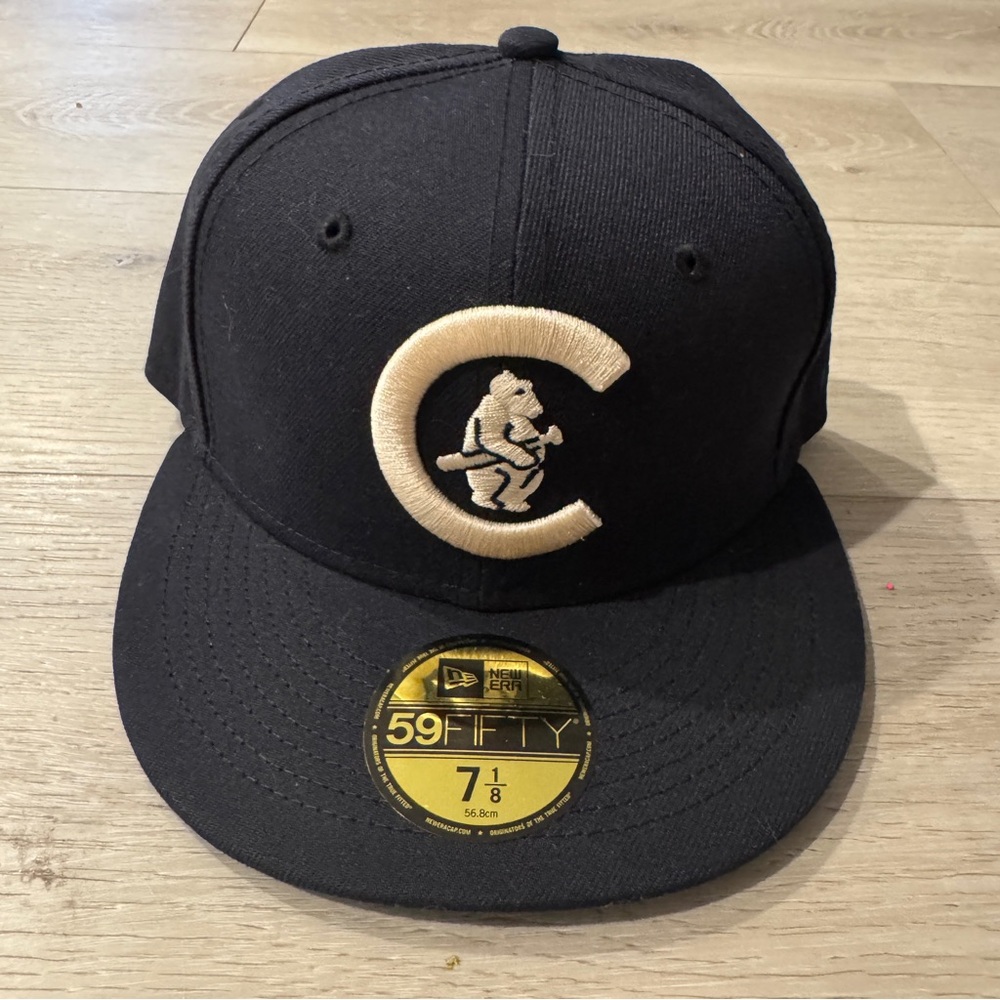 New Era Chicago Cubs Baseball Hat sz. 7 1/8 Navy Cream Green MLB Cap